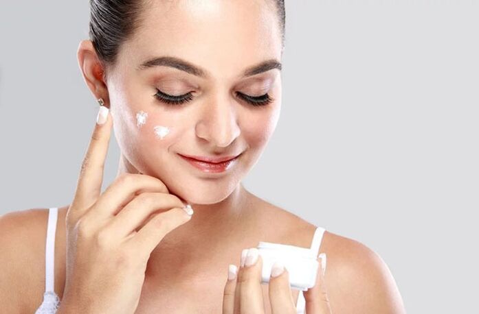 Before using the massager, apply the cream on your face