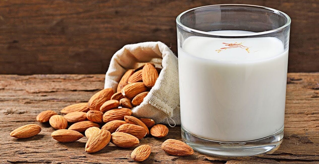 There are foods that rejuvenate the skin, such as almond milk. 